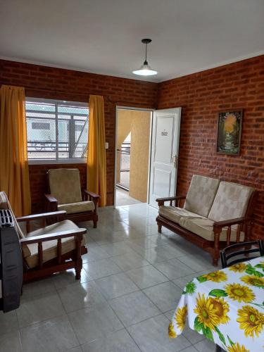 Pergamino Apartment | 4 Estaciones