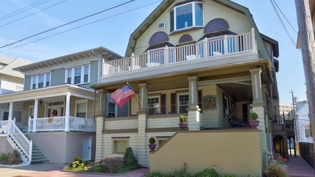 Atlantic City House | 4 Houses From the Beach!