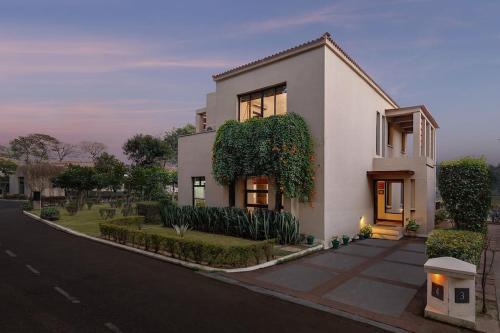 Bissar Akbarpur House | 4 Lake View Manesar Golf Villa