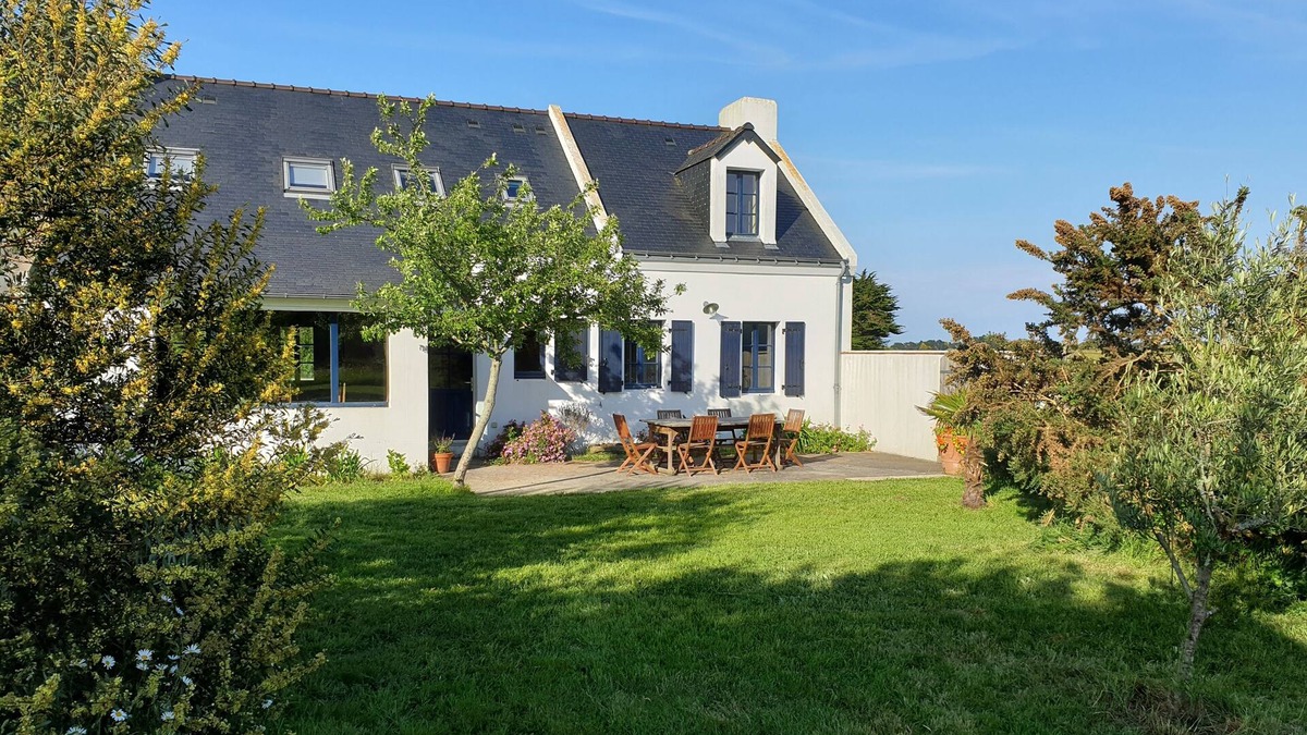Bangor House | 4* listed house with large private garden in a 6-hectare estate
