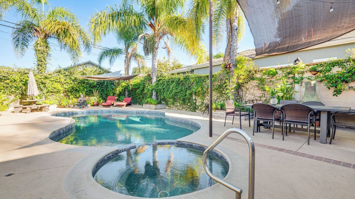 Mar Vista House | 4 Mi to Beach: Chic Los Angles Home w/Patio!