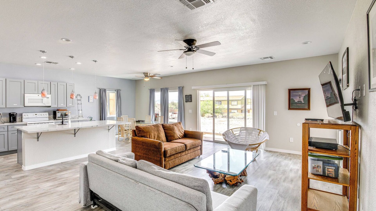Sunridge Estates House | 4 Mi to Casinos: Mtn-View Home in Bullhead City!