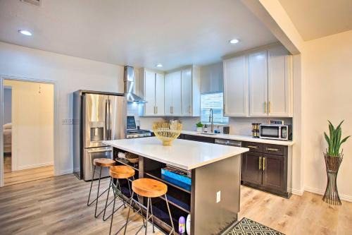 Cedar Crest House | 4 Mi to Dtwn Dallas Home with Fire Pit and Gazebo