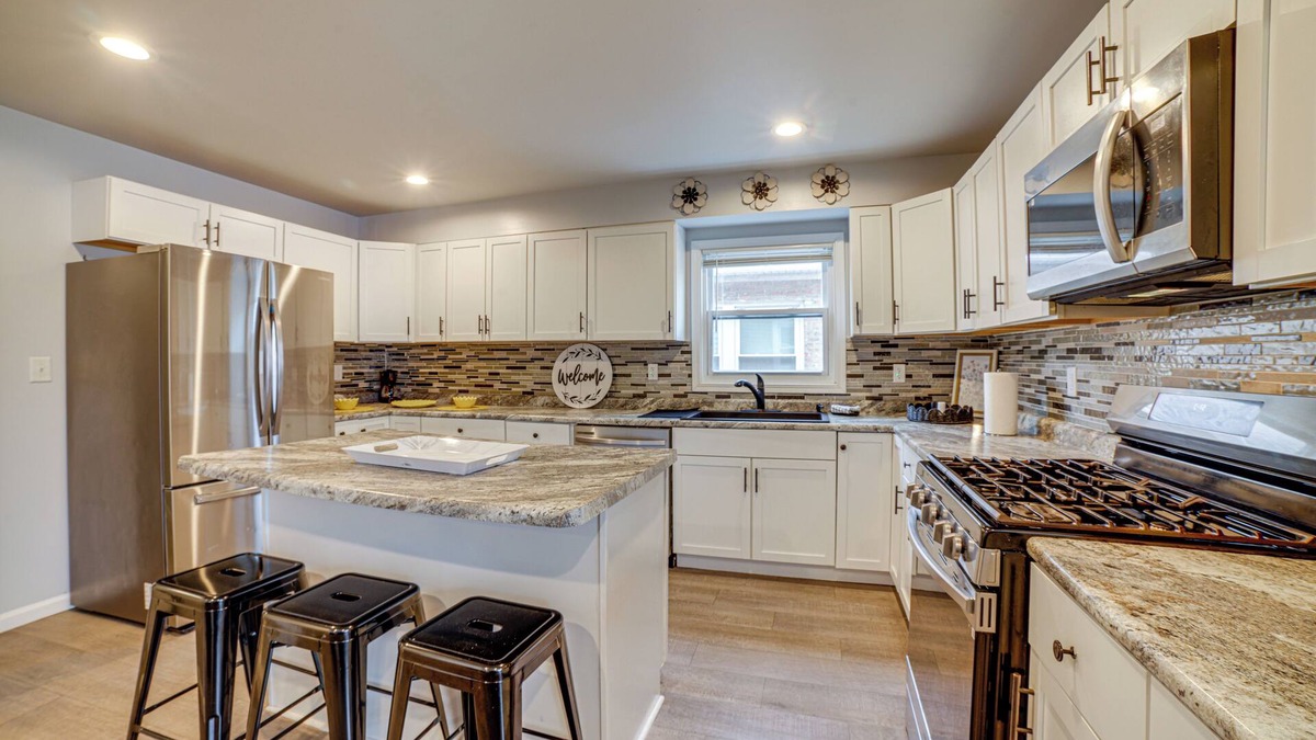 East Chicago House | 4 Mi to Lake Michigan: East Chicago Home w/Grill