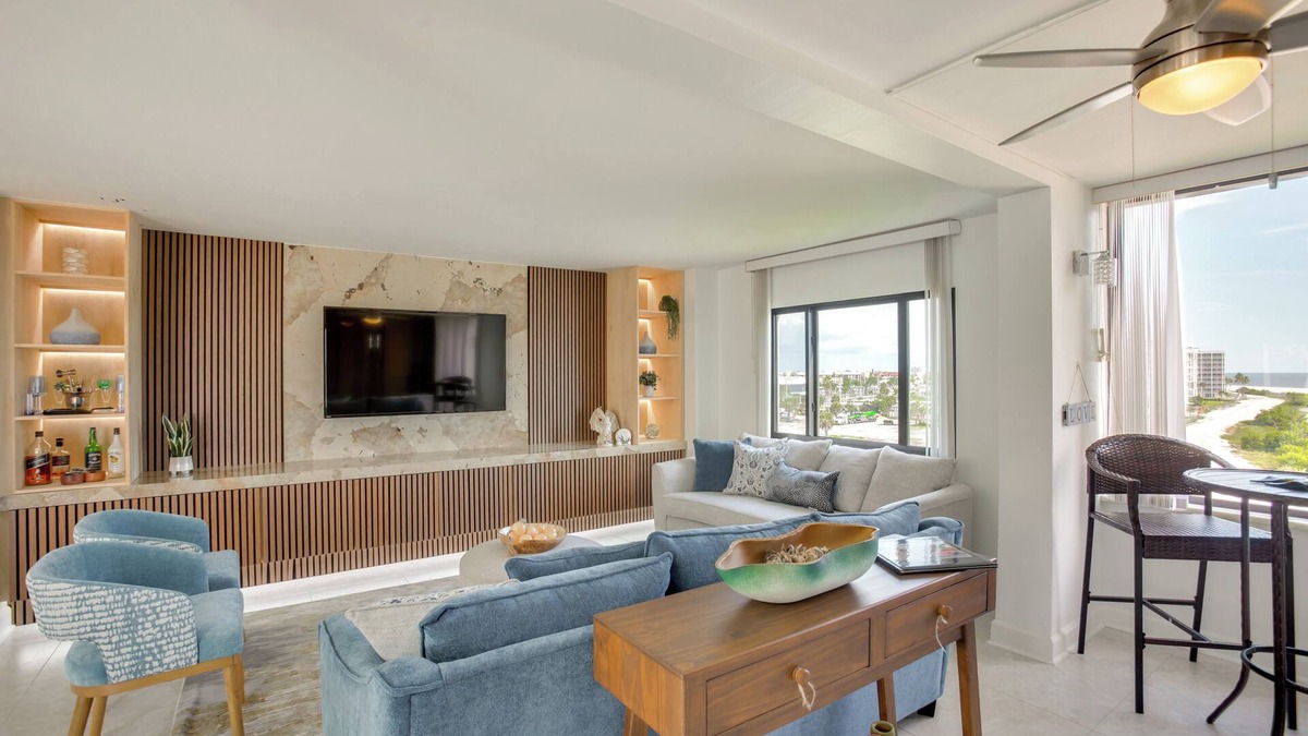 South Island Condo | 4 Mi to Lovers Key SP: Modern Condo w/Ocean Views