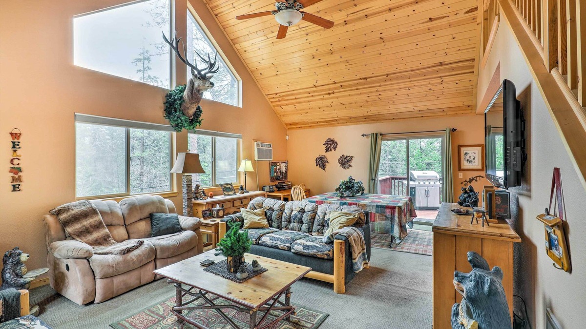 Hathaway Pines House | 4 Mi to Pine Lake: Hathaway Pines Cabin w/Deck