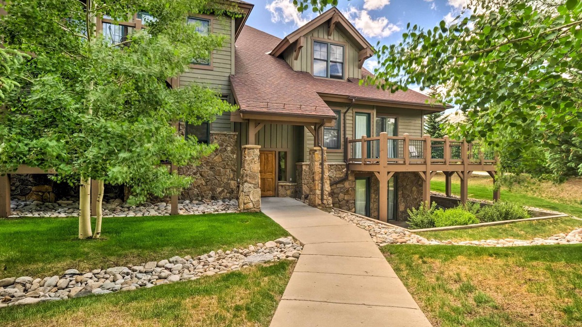 The Highlands Condo | 4 Mi to Ski: Summit County Condo w/Resort Perks