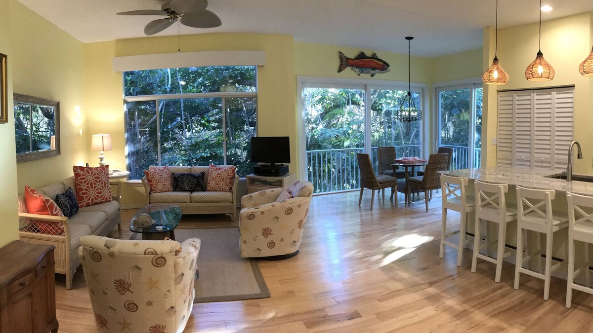 Wabasso Beach Condo | 4 min bike ride to beach from our sunny, quiet condo in Sea Oaks Beach & Tennis