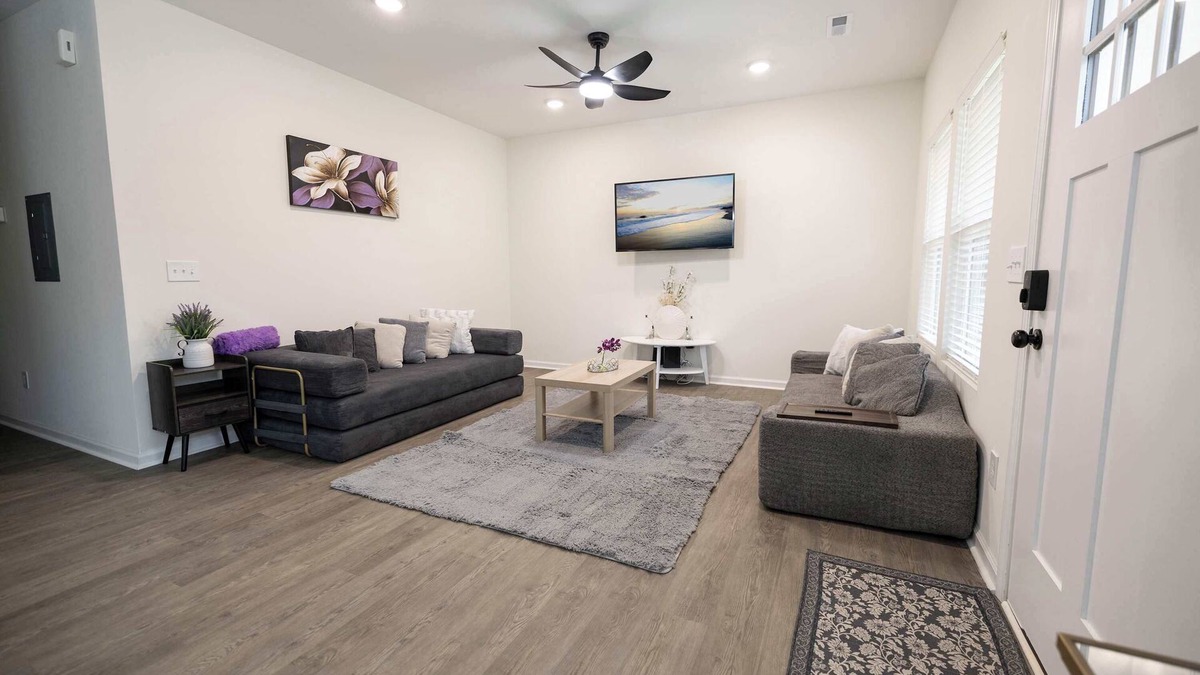 Burlington House | 4 Min to Downtown - 10 Min to Elon - Washer and Dryer