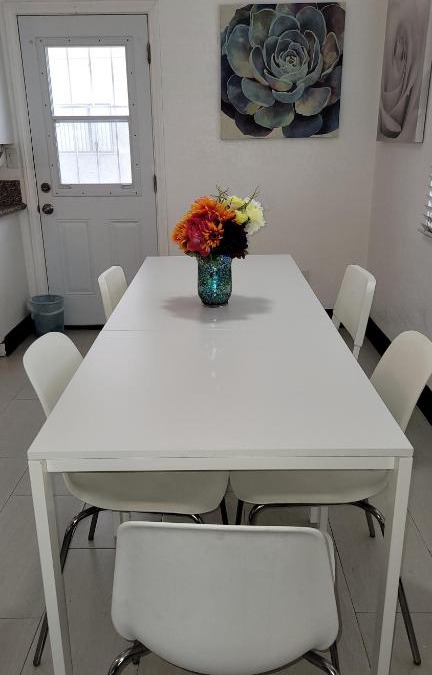 Garfield Apartment | 4 MINUTES TO BEACH VACATION PLACEE