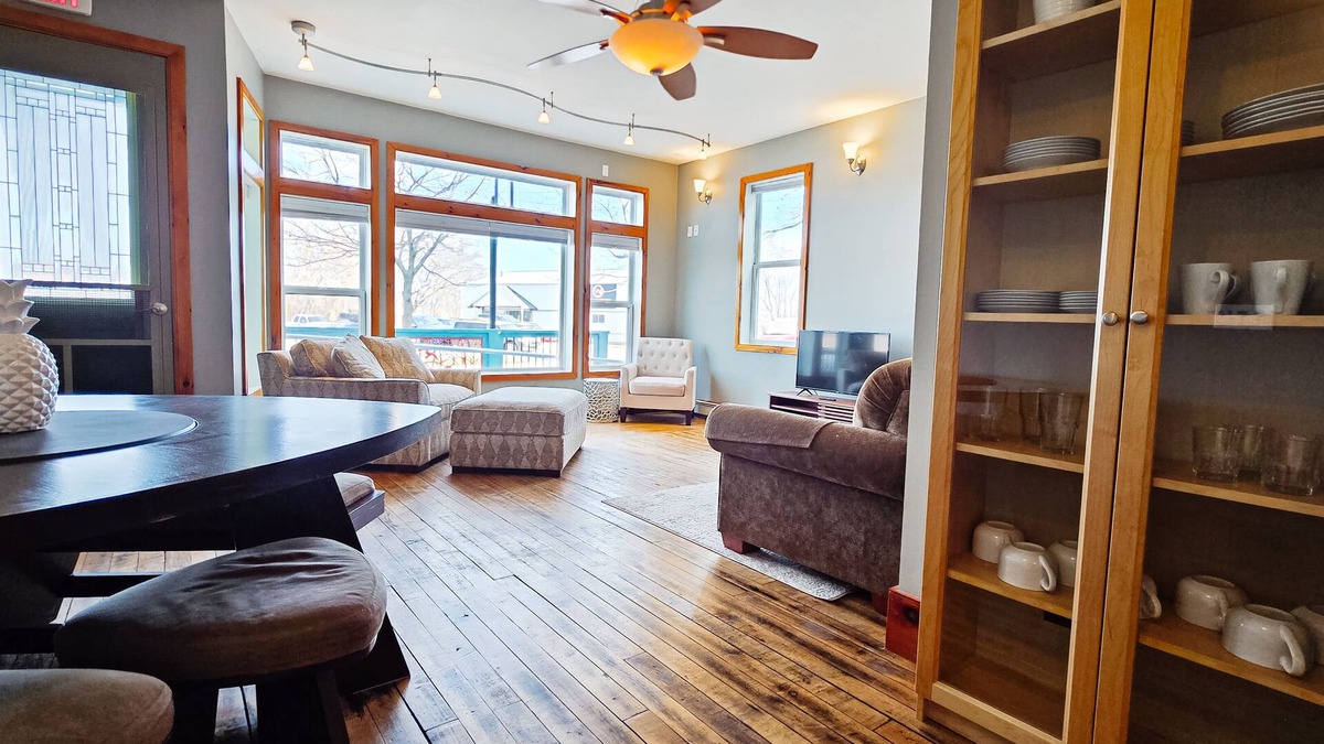 Elberta Condo | 4 Minutes to Lake Michigan - FREE Kayak & Bike Rental