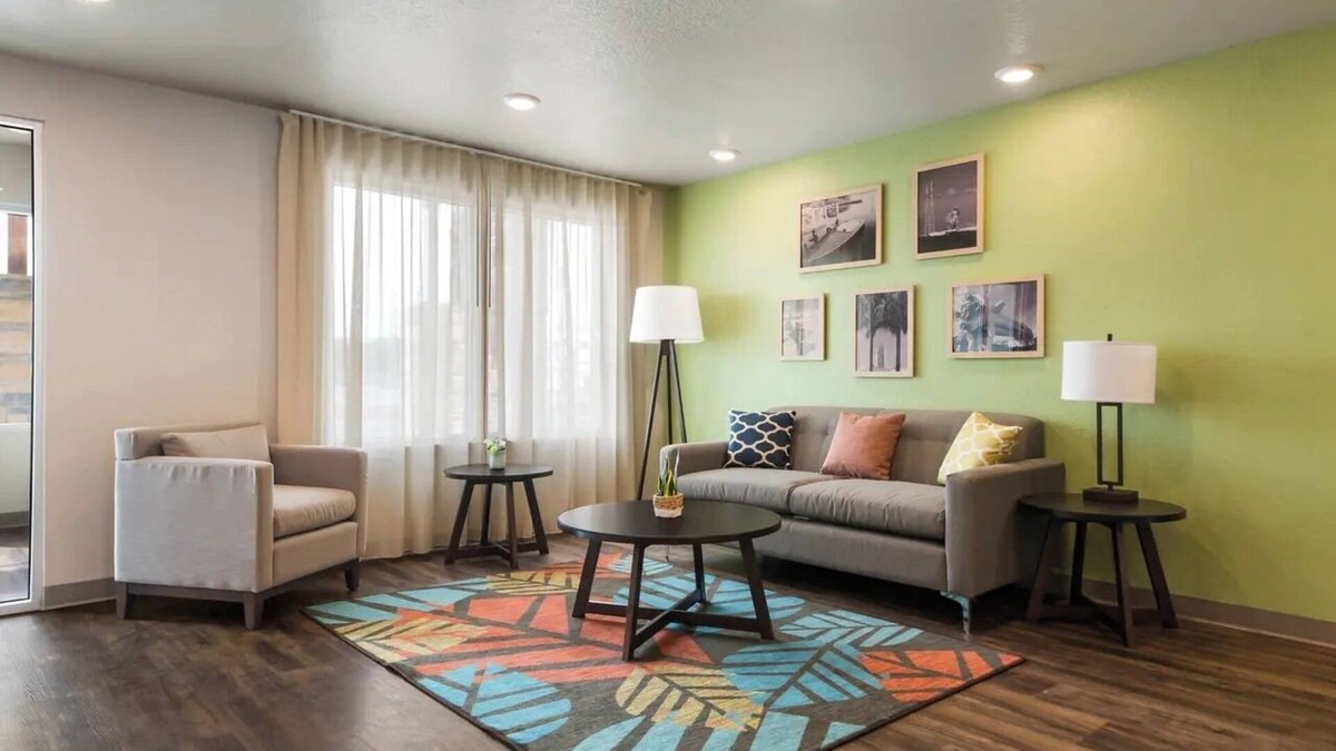 Rockledge Hotel | 4 Modern Rooms with Kitchen for Exploring Florida’s Space Coast & Attractions