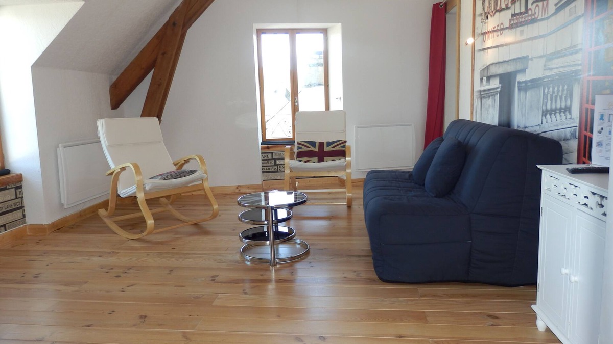 Jassat Apartment | 4-person apartment at the gateway to Cézallier