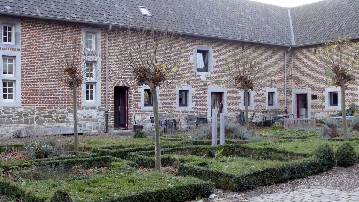 Richelle Apartment | 4-person apartment Cour D Aix