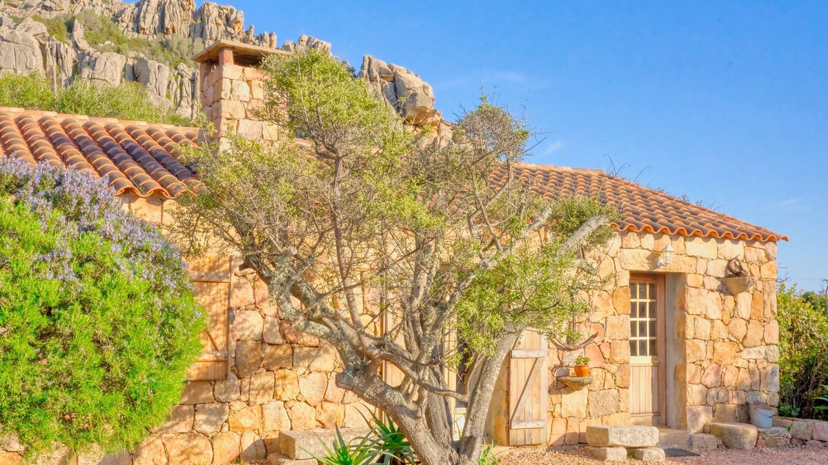 Sartene House | 4-person Bergerie with terrace, sea view & pool access