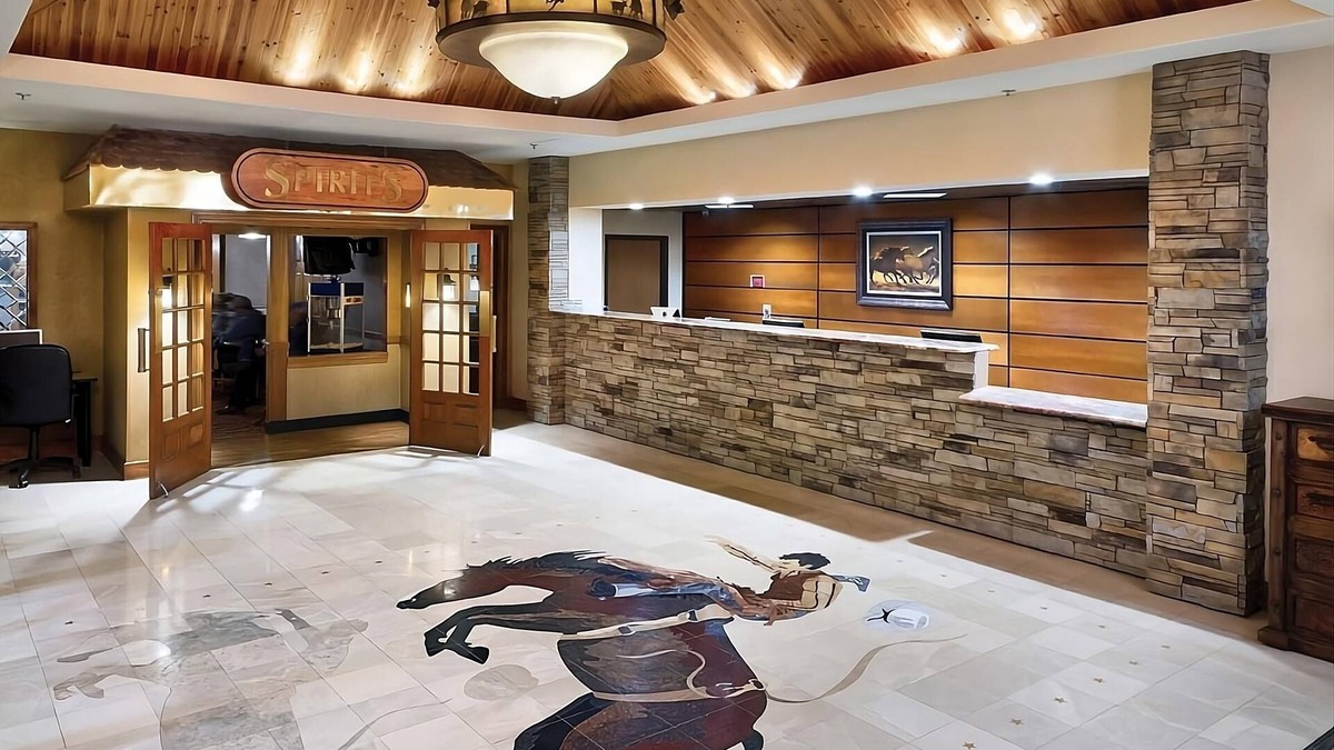 Casper House | 4 Pet-Friendly Units, Airport Shuttle, Pool, Near Casper Planetarium
