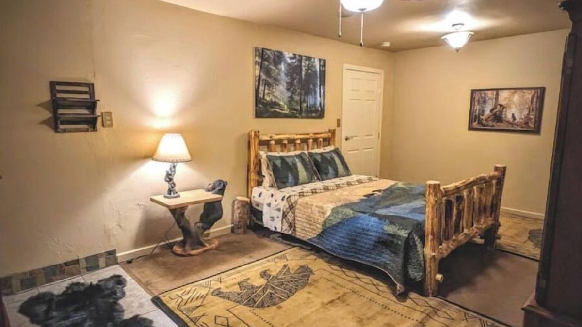 Carson City House | #4-Private Hot Tub*Near Tahoe, Reno & Airport*Free parking*Free fast Wifi*PetsOK