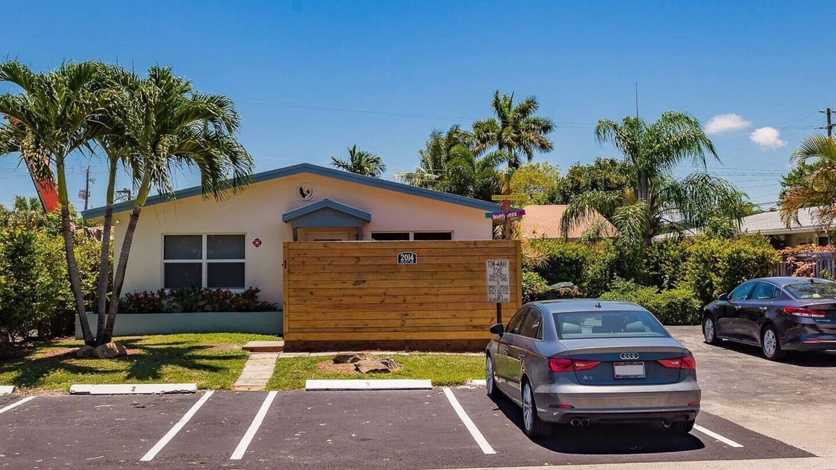 Poinsettia Heights Apartment | #4: Quiet Studio w/Strong Wifi