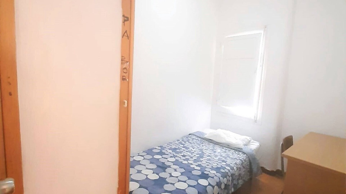 La Maternitat i Sant Ramon Apartment | (4) ROOM PRIVATE INDIVIDUAL WITH SUNNY TERRACE OF 200 M2