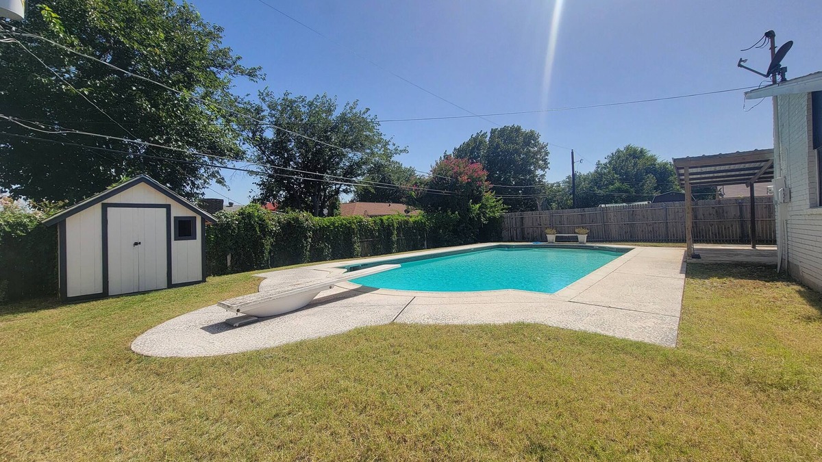 Fort Worth House | 4-Season Beauty with pool in Fort Worth