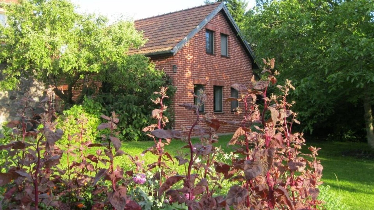 Chorin House | 4-star apartment in rich nature, close to Berlin, sauna, garden, pet on request