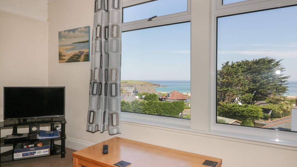 Harlyn Apartment | 4 Star Apartment with Stunning Sea Views just 200 meters from Harlyn Bay Beach