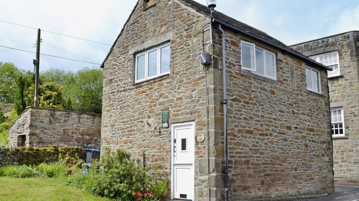 Eyam Cottage | 4 star detached holiday cottage, perfect for a romantic getaway for 2
