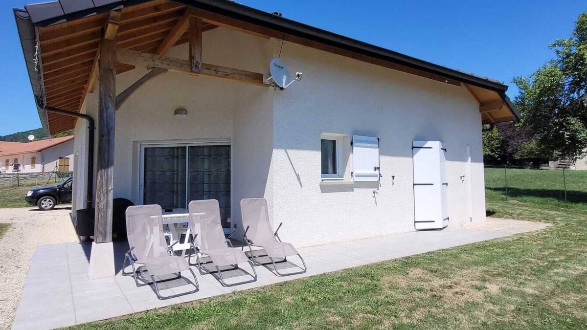 Hotonnes House | 4-star detached villa 10 mins from ski resort