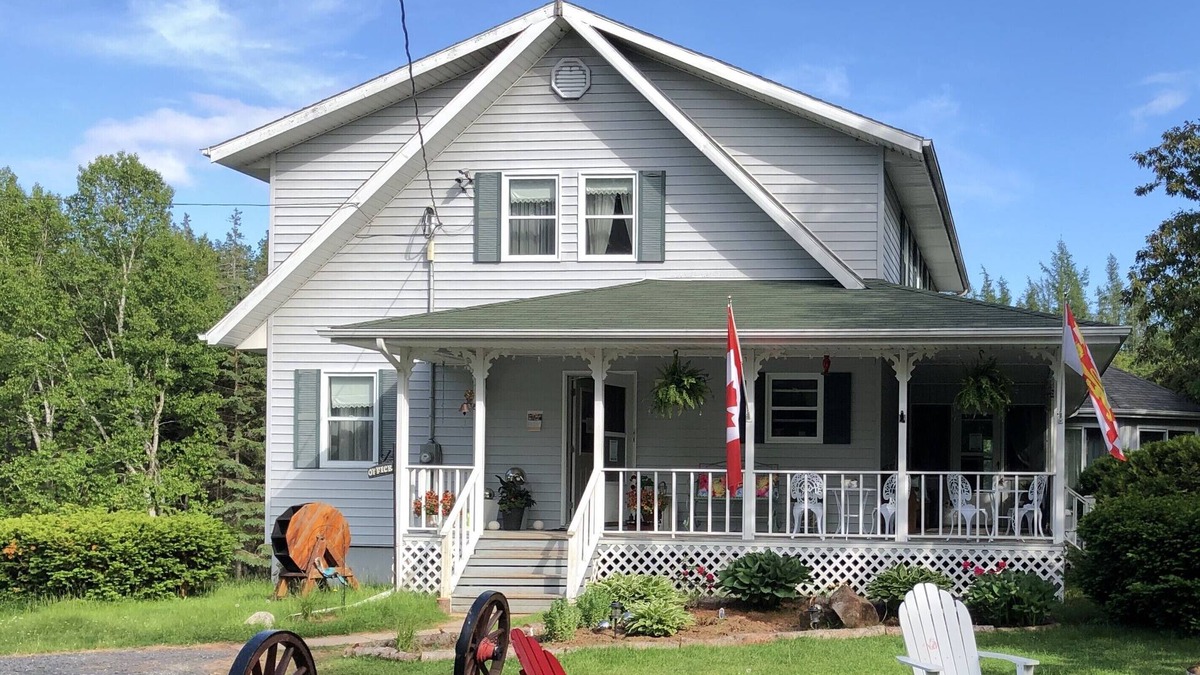 Murray Harbour Bed & Breakfast | 4 Star Forest & Lake PEI B&B: Romance Room, Prince Edward Island