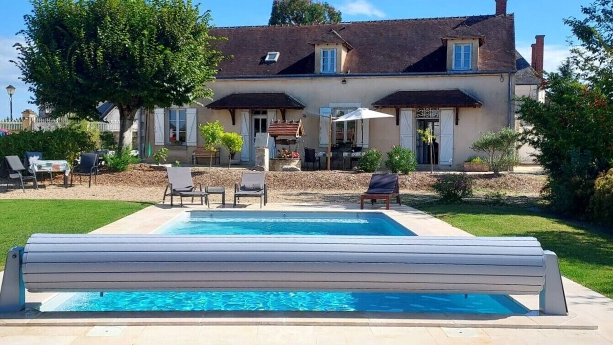 Thevet-Saint-Julien Cottage | 4-star historic house with heated swimming pool (8 X 4)