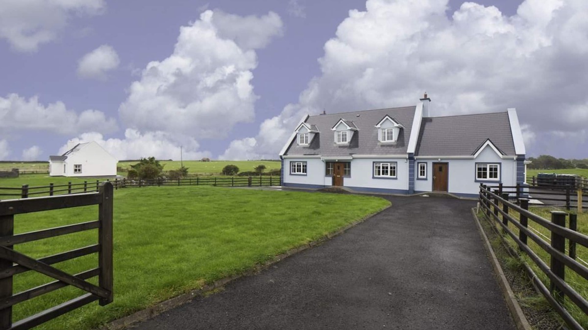 Aughris House | 4 Star Pet Friendly House in Fab location on the Wild Atlantic Way