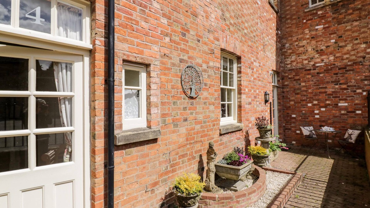 Shipston on Stour Cottage | 4 The Old Council House