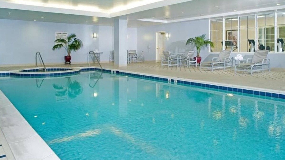Staunton Hotel | 4 Units | Charming Retreat w/& Indoor Pool for Ultimate Relaxation