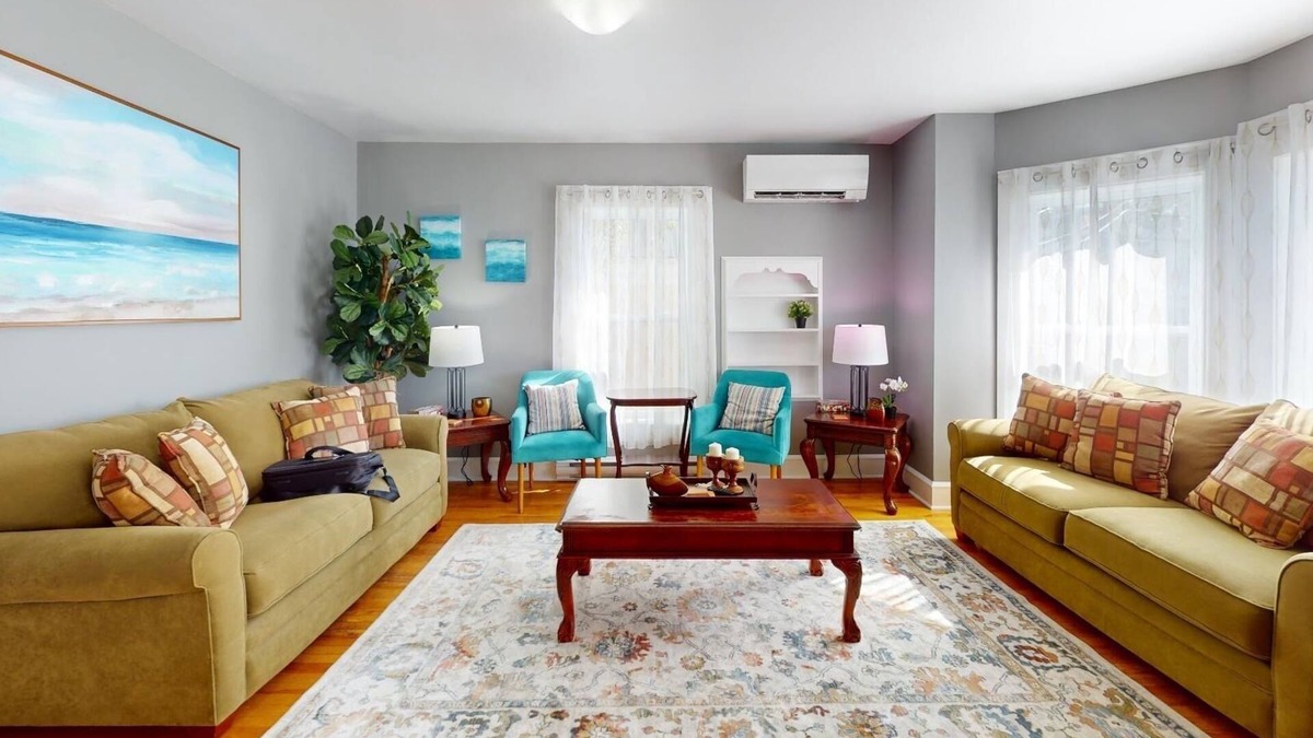 Wolfville Apartment | 4 Wolfville's DT Core | Two Queen Bds+ Sofa Bed