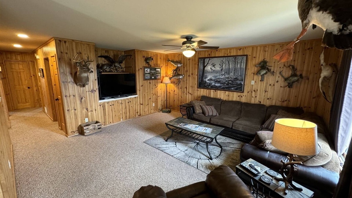 Waubay House | 40 Creek Lodge South - Prime Hunting and Fishing Cabin at Waubay Lake