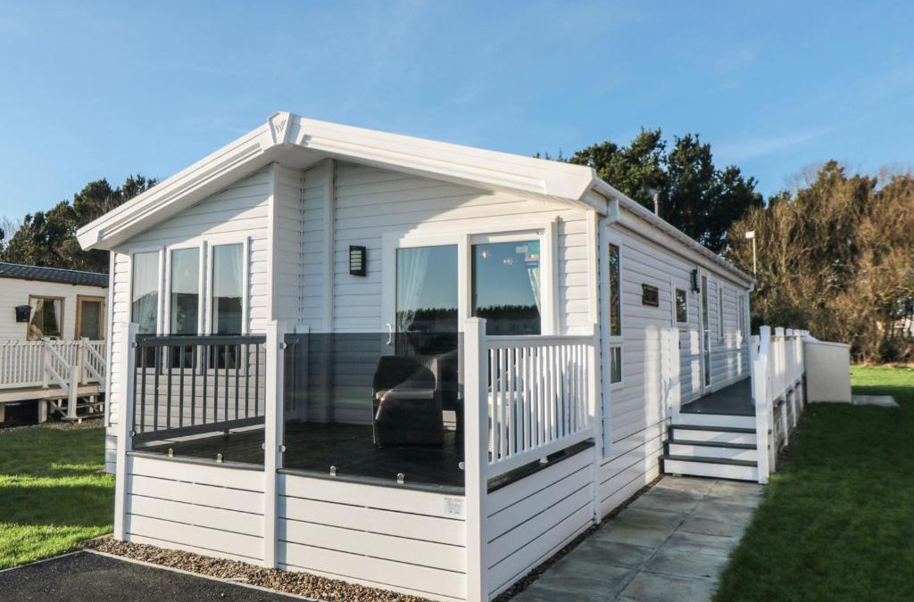 Cayton Bay House | 40 Finch