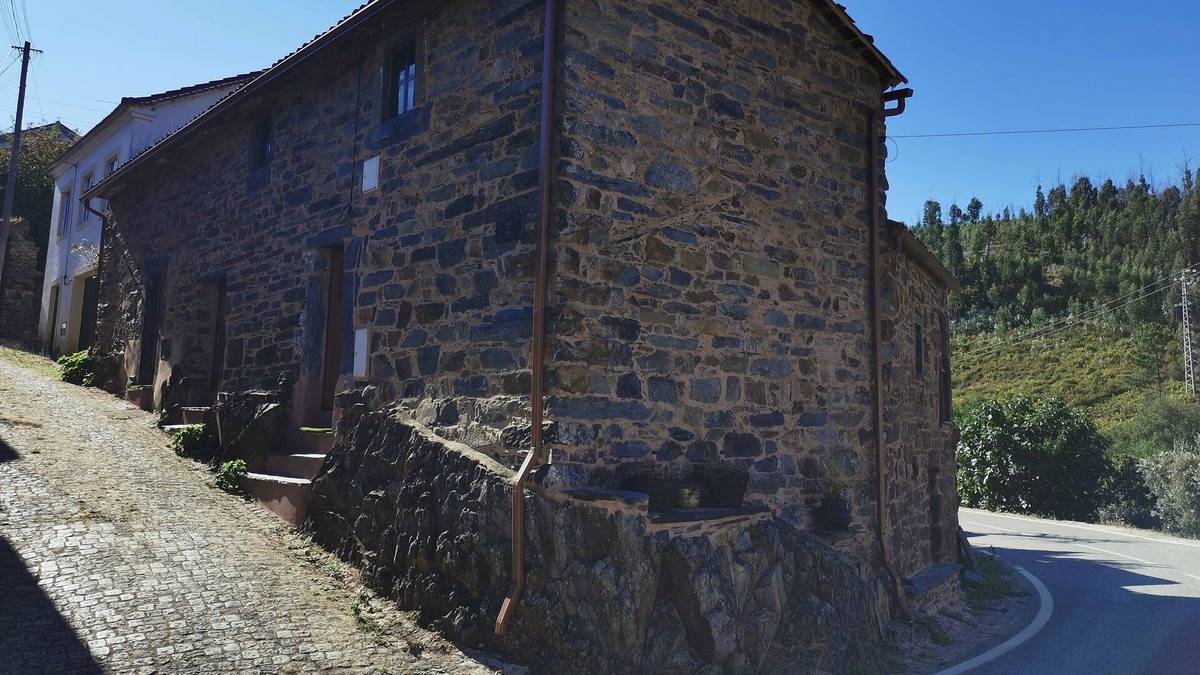 Oleiros House | 400 year old 3-bedroom farmhouse Central Portugal