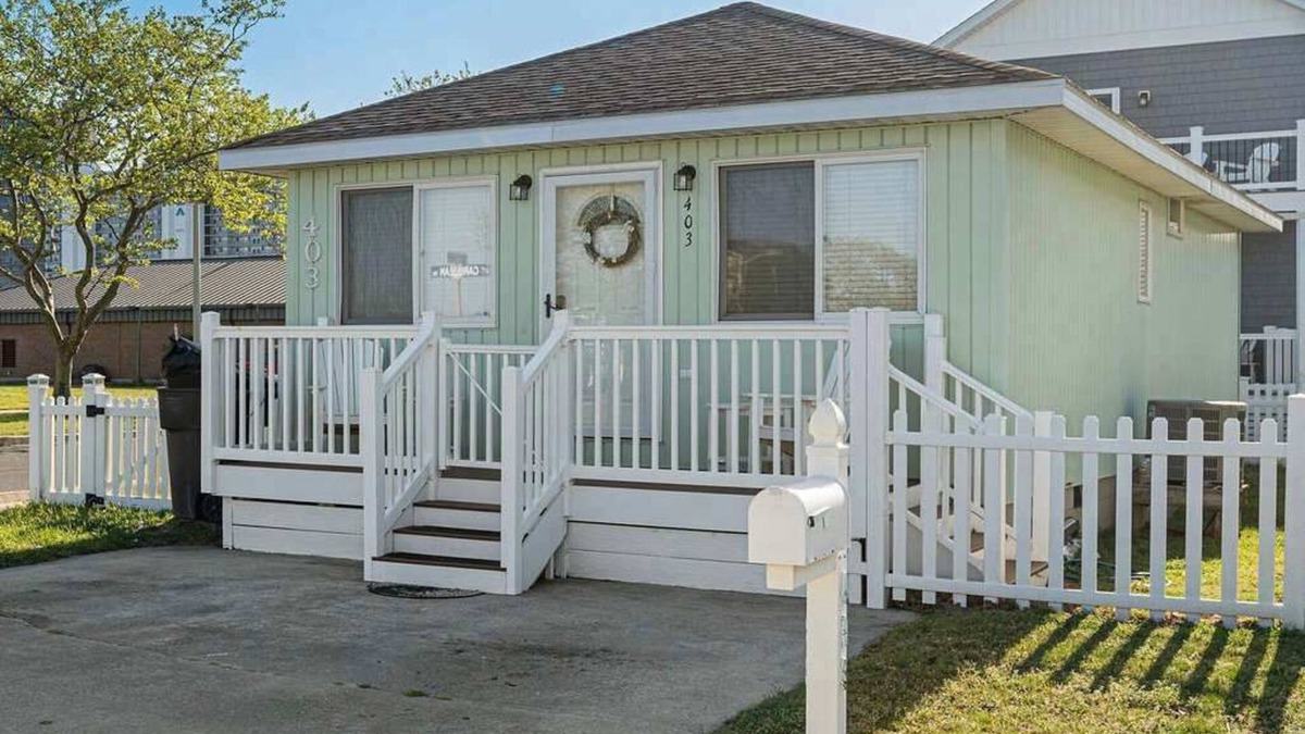 Little Salisbury House | 403 Carribbean | 2BR 1BA Bayside Beach Bungalow