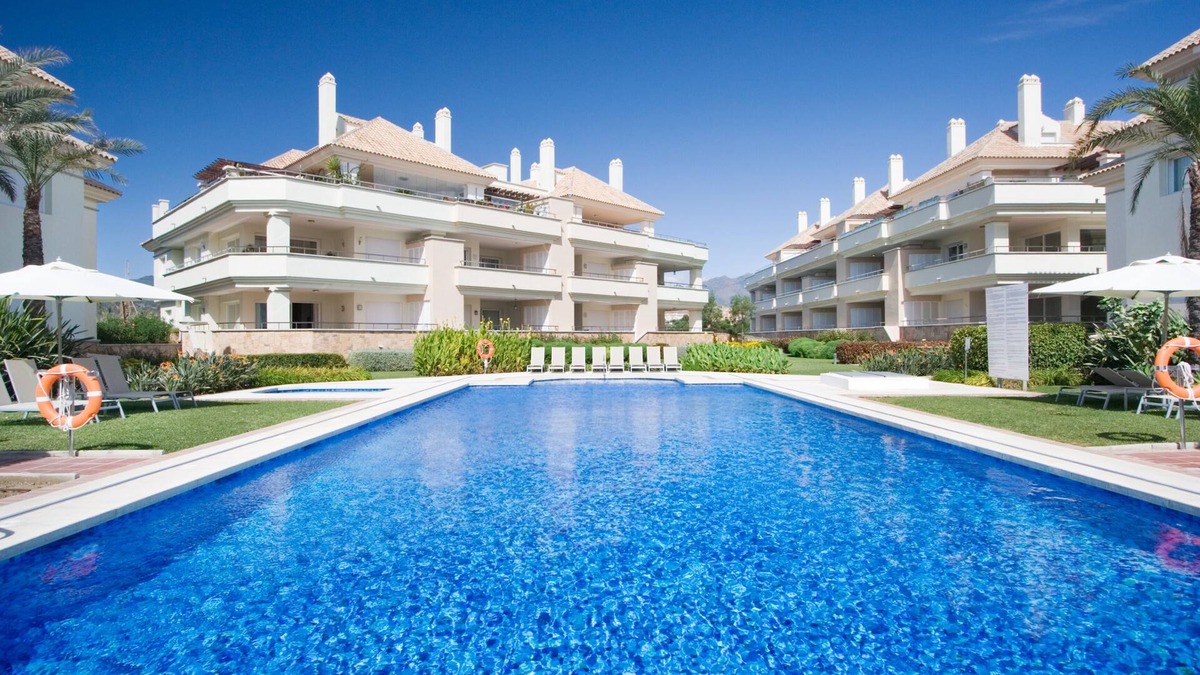 New Golden Mile Apartment | 405 Luxury 4 Bed Penthouse, Heated 20m Pool-Front Line-Paseo-Bikes-BBQ-Hot Tub