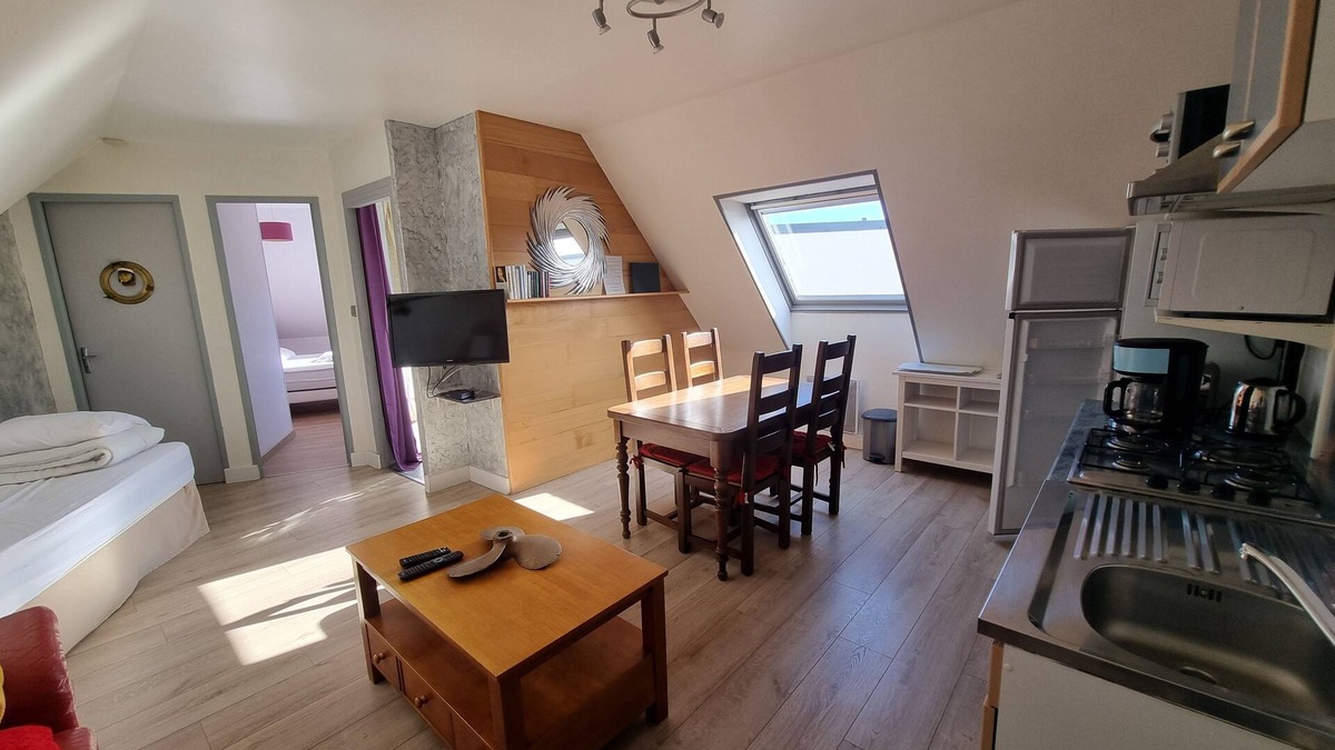 Le Conquet Apartment | 40m2 apartment 50m from the GR34 and 80m from the sea.private parking.