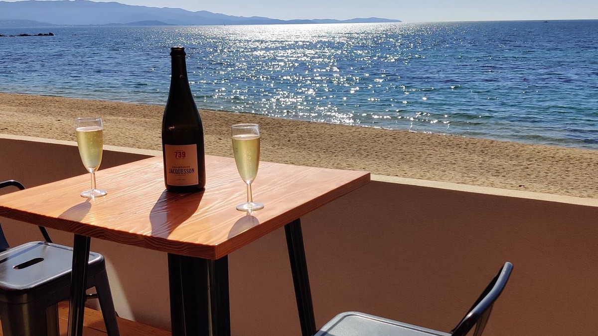 Le Ricanto Apartment | 40m² apartment on the beach, 10m² terrace