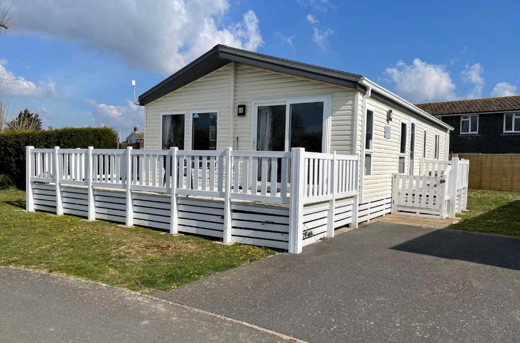 Pevensey Ski Chalet | 41 Woodland Walk Pevensey Bay Holiday Park