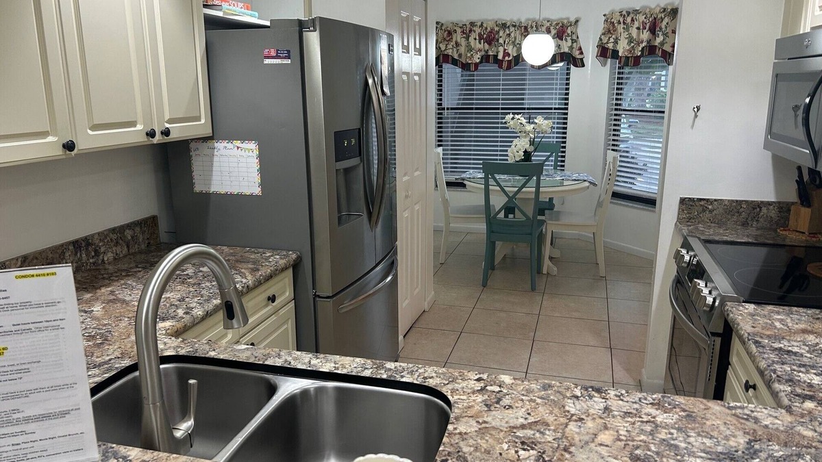 South Bradenton Condo | 4103 Beautiful 2-bed, 2-bath Bradenton condo close to Beaches and IMG
