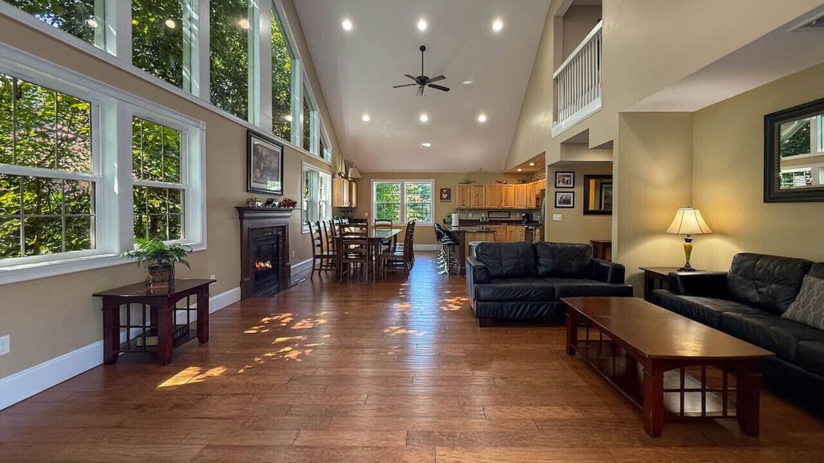 North Conway Apartment | 42-2 Locust Lane | Sleeps 21, Pool, Hot Tub, Views