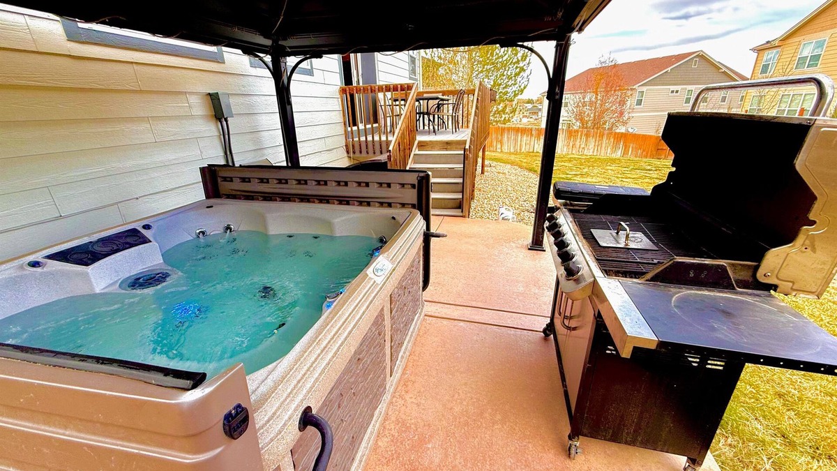 Dupont House | 420Friendly GolfSimulator HotTub 5Bath Theater