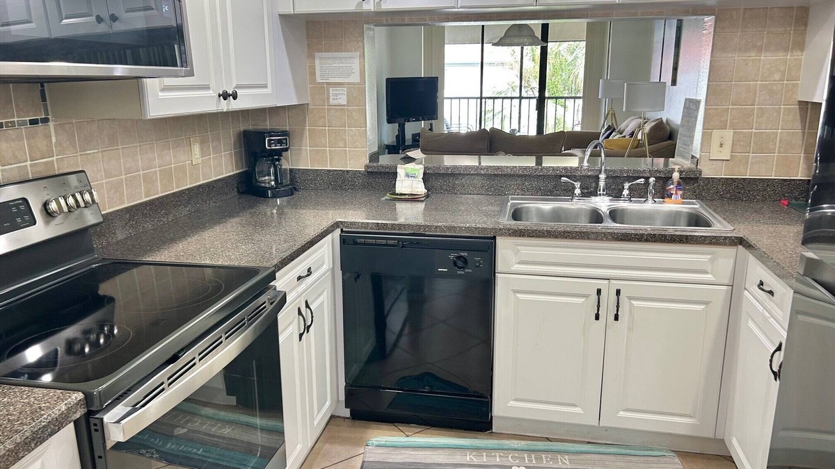 South Bradenton Condo | 4258 - Beautiful 2-bed/2 bath condo close to IMG and the beaches in Bradenton