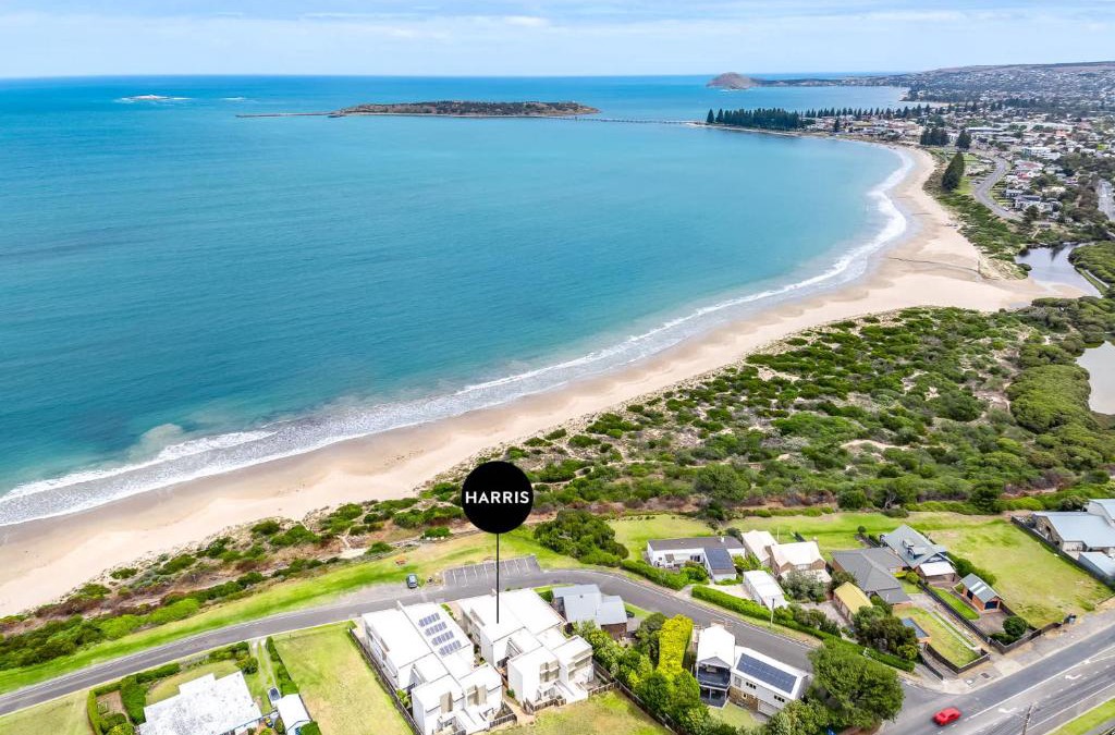 McCracken House | 43A Hayward Ct - Beachfront Linen and Wi-Fi