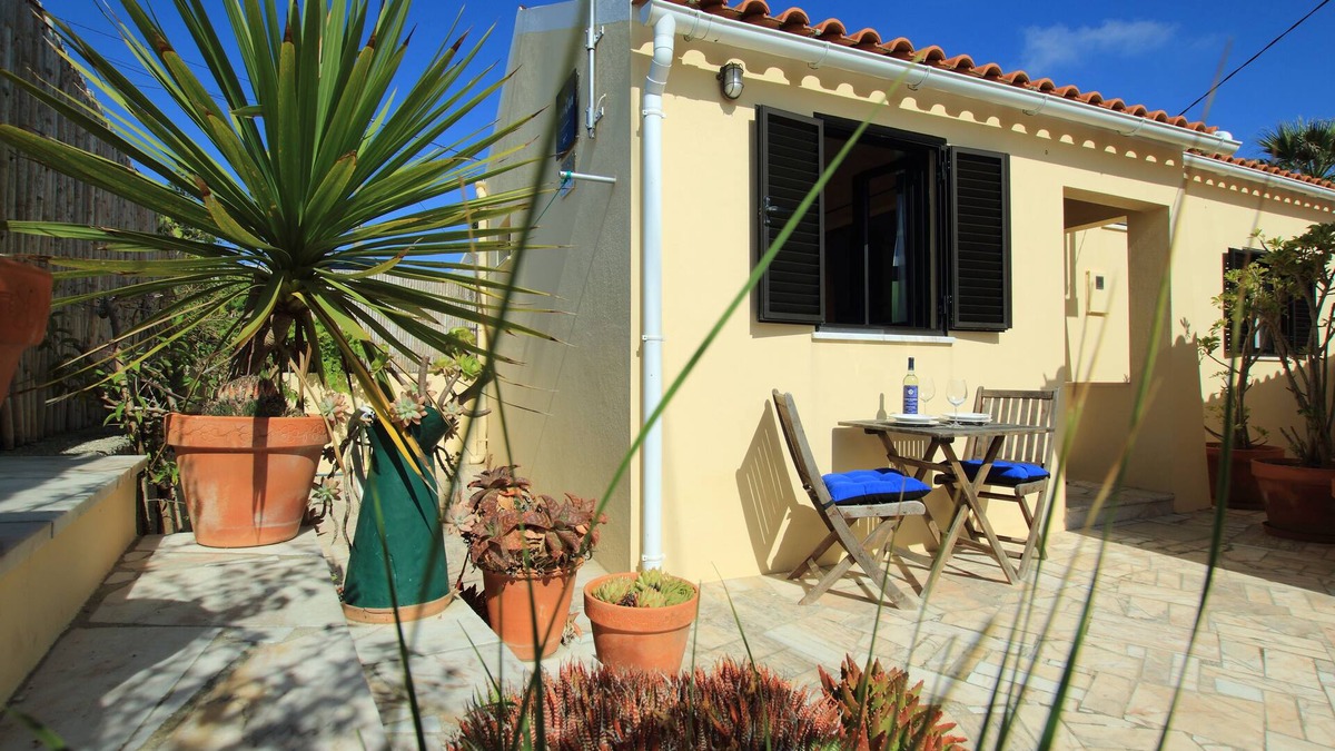 Praia das Macas Cottage | 450 Meters from the beach, Modern Cottage for 2.