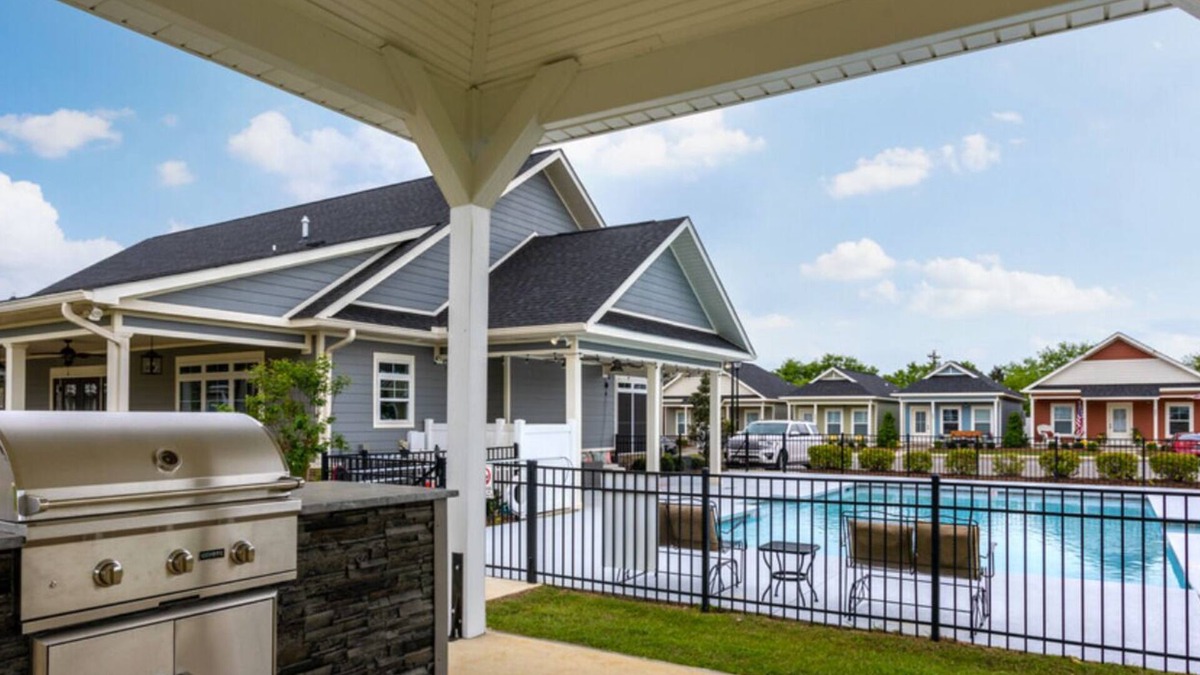 Midland City Cottage | 460 Front Porch Court Fully Furnished Beautiful Cottage with Amazing Amenities!
