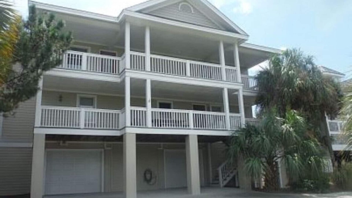 Beaufort House | 476 Tarpon - Ocean Front - Full Time Beach